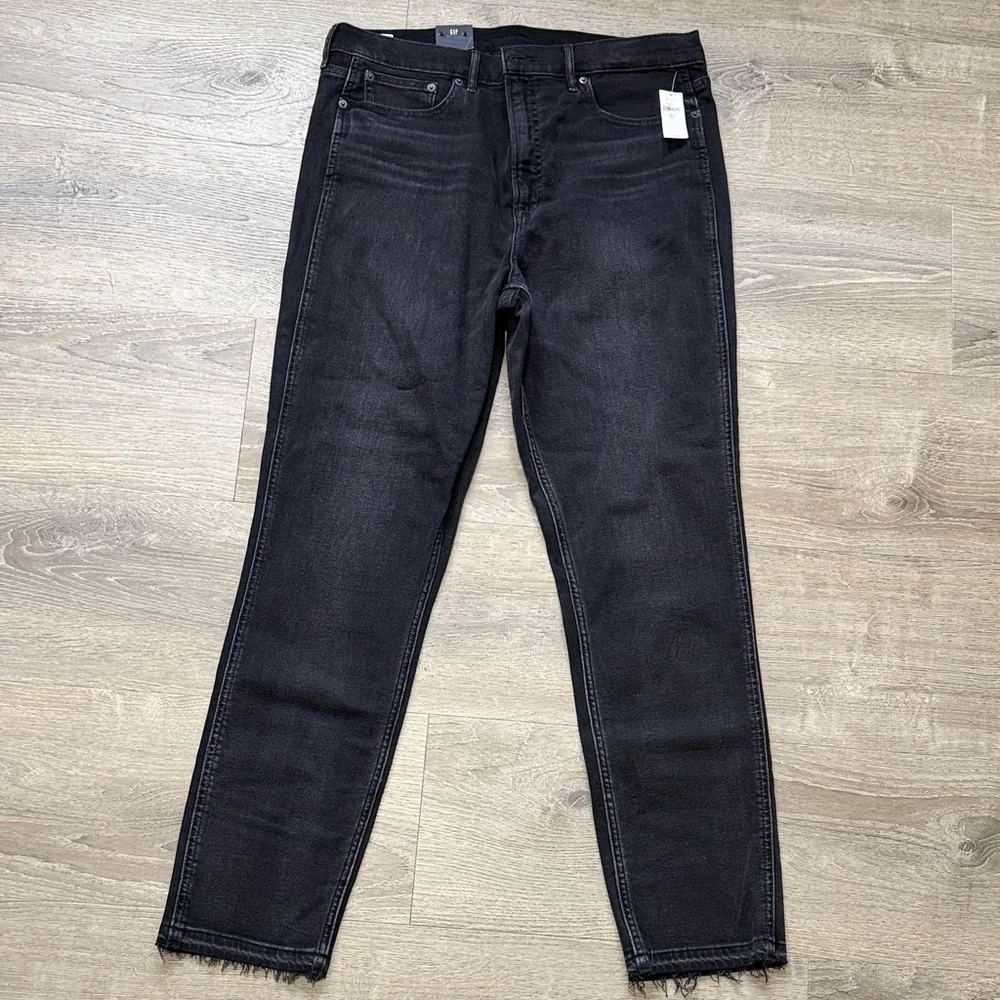 GAP Slim High Rise Jeans 🖤 33/16